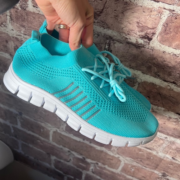 womens 7.5 - running shoes - Picture 2 of 5